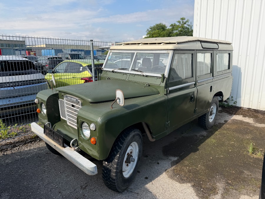 Land Rover Defender Baujahr BJ 12/1972