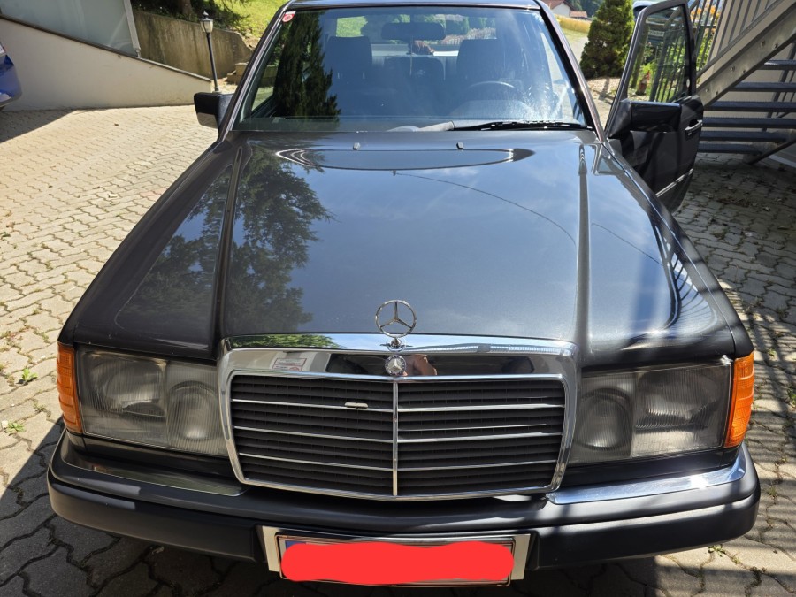 Historisch zugelassen: Mercedes Benz E-Klasse W124 mit gültigem Pickerl Baujahr BJ 03/1990