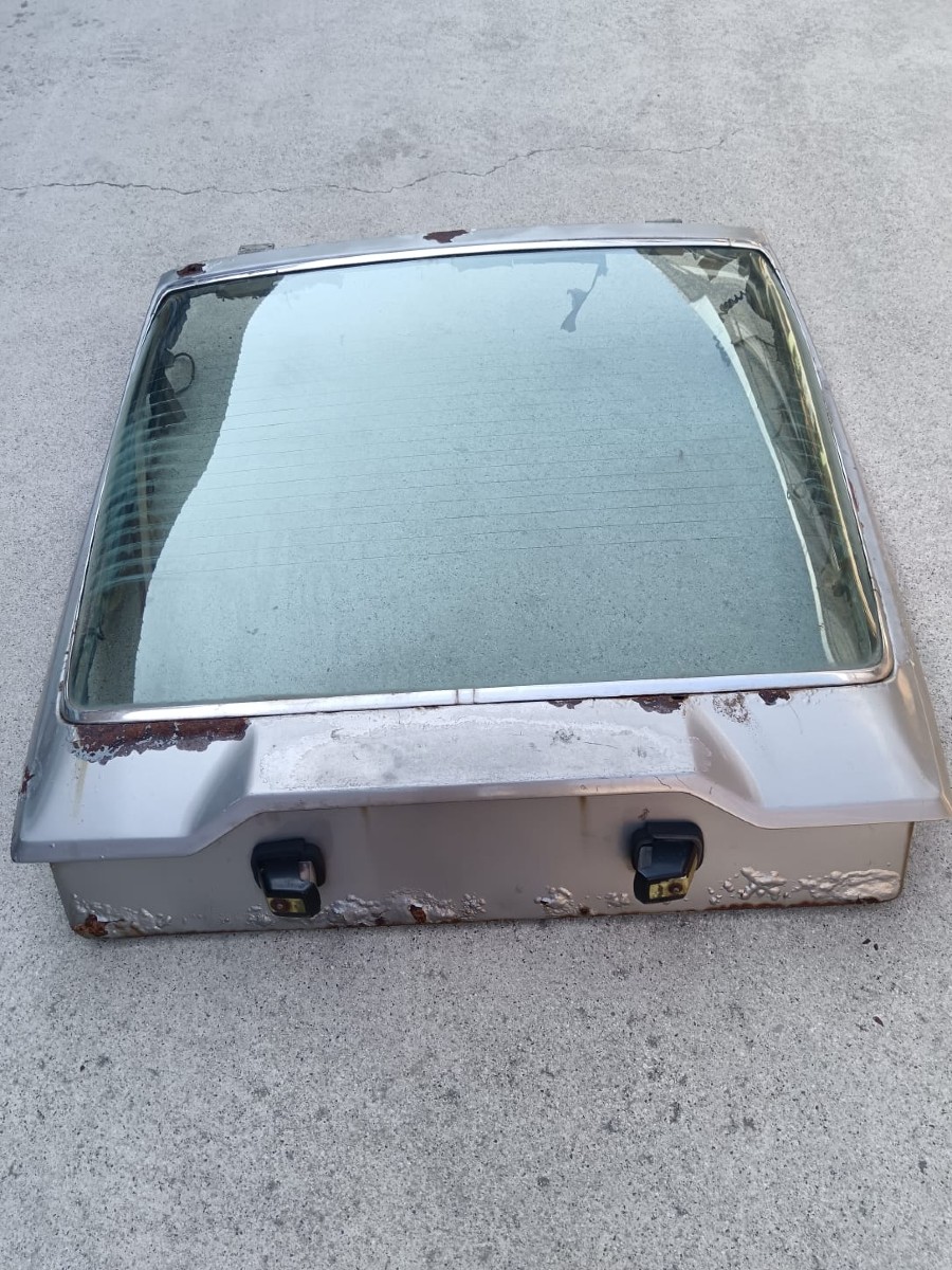 Karosserieteile für Citroën SM zu verkaufen Baujahr BJ -
