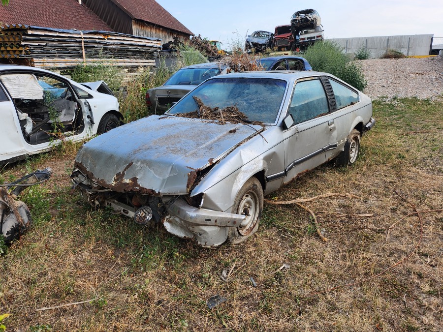 Bastlerfahrzeug Opel Senator Monza 2,5 steht zum Verkauf Baujahr BJ 04/1983