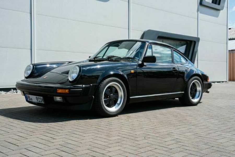 Oldtimer Porsche 911 in einwandfreiem Zustand Baujahr BJ 12/1986