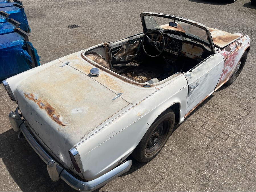 Zu restaurieren: Triumph TR4 zu erwerben Baujahr BJ 01/1963