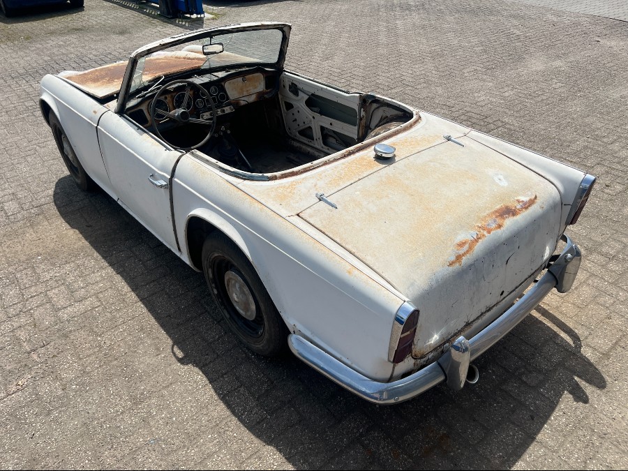 Zu restaurieren: Triumph TR4 zu erwerben Baujahr BJ 01/1963