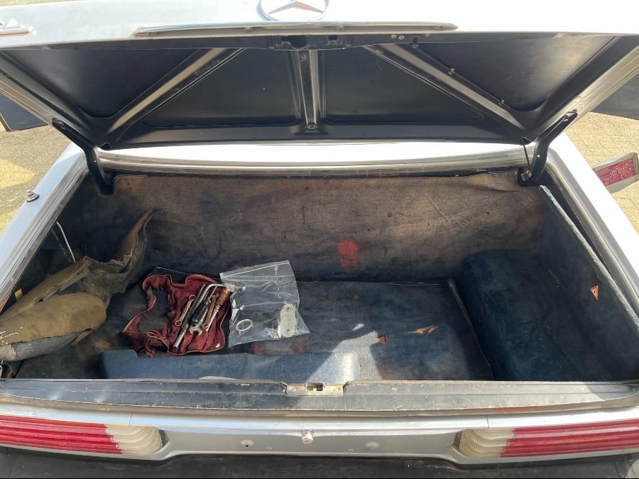 Mercedes Benz SL-Klasse mit Mängeln zu erwerben Baujahr BJ 01/1980