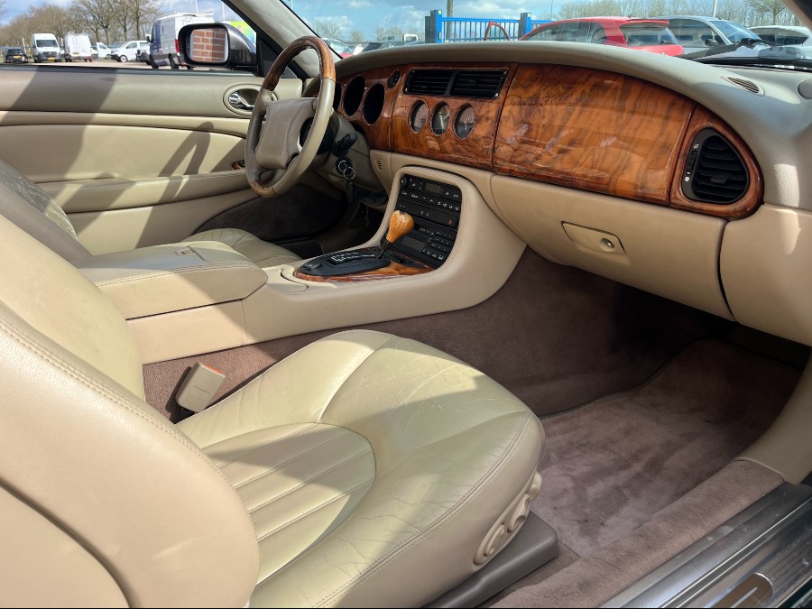 Jaguar XK 8 cabrio mit Mängeln Baujahr BJ 01/1999
