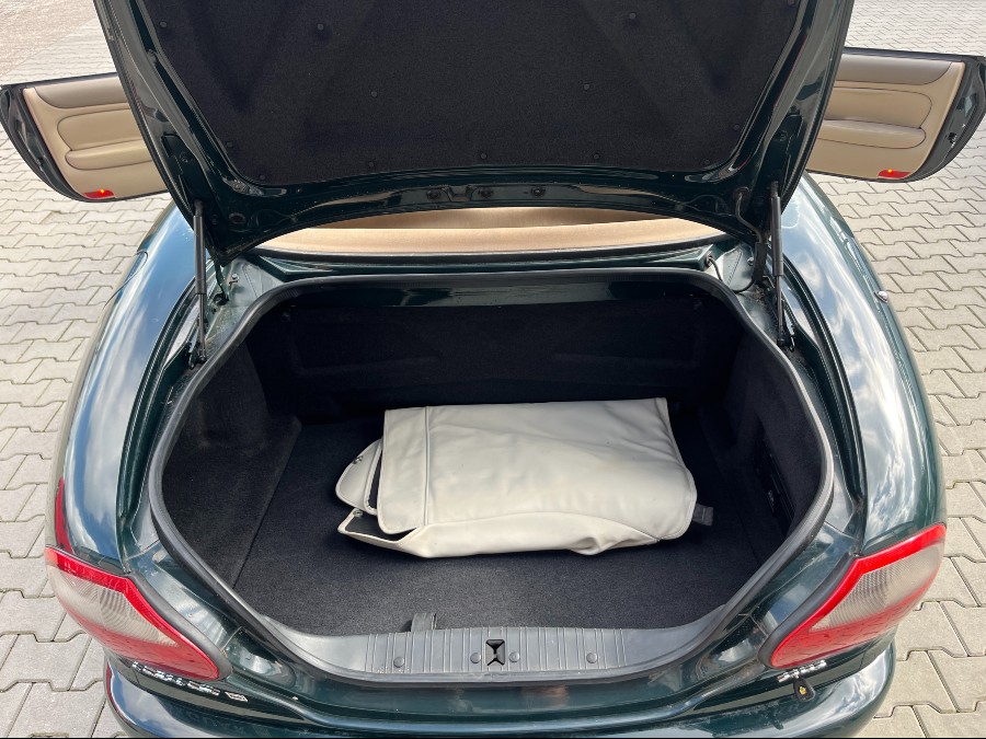 Jaguar XK 8 cabrio mit Mängeln Baujahr BJ 01/1999
