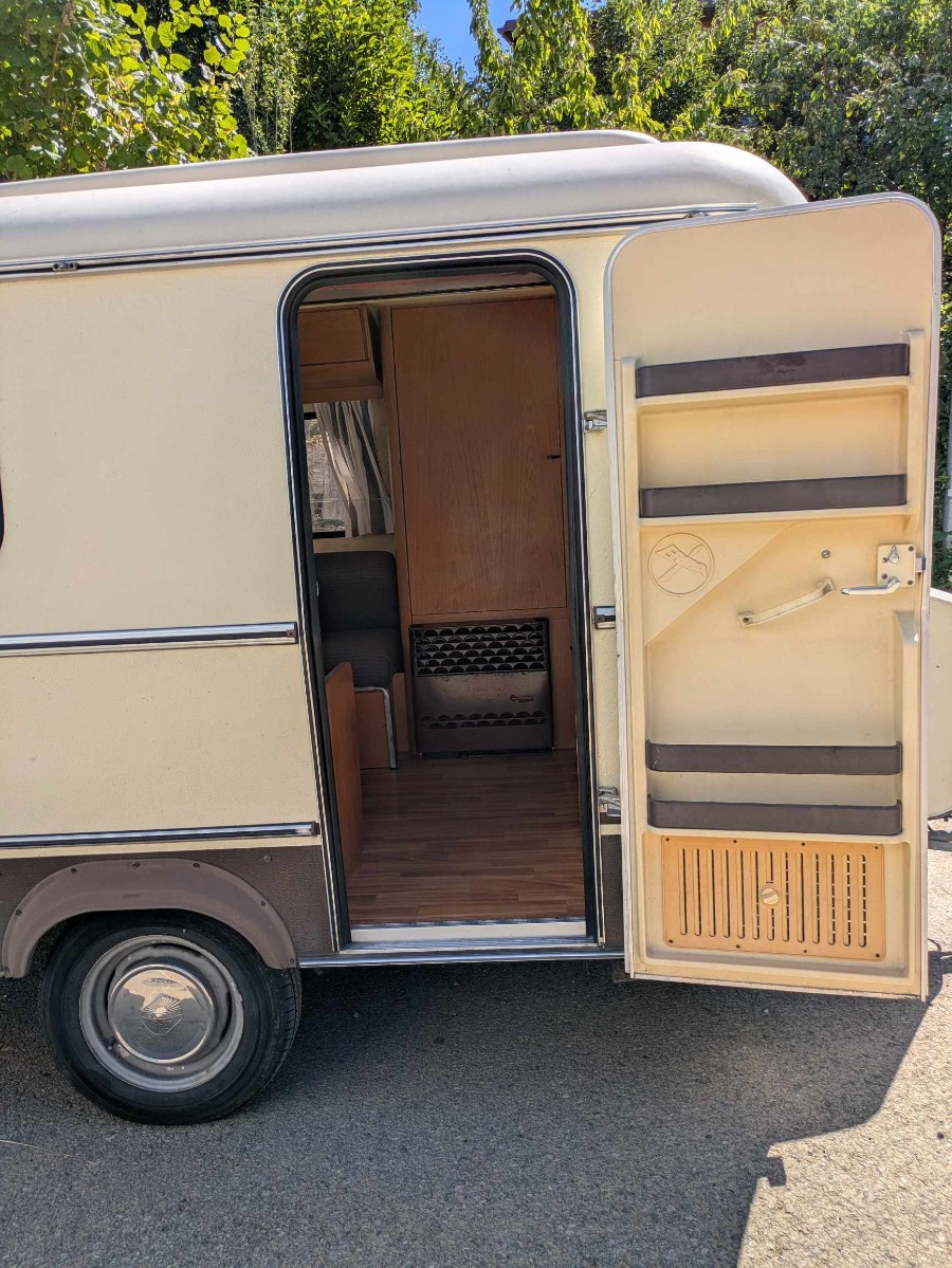 Hymer Eriba Pan Familia Touring Wohnwagen in rostfreiem Zustand Baujahr BJ 07/1985