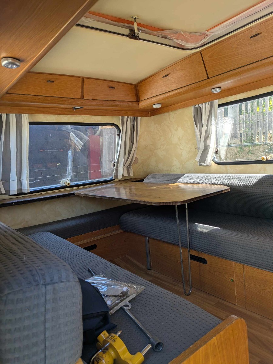 Hymer Eriba Pan Familia Touring Wohnwagen in rostfreiem Zustand Baujahr BJ 07/1985