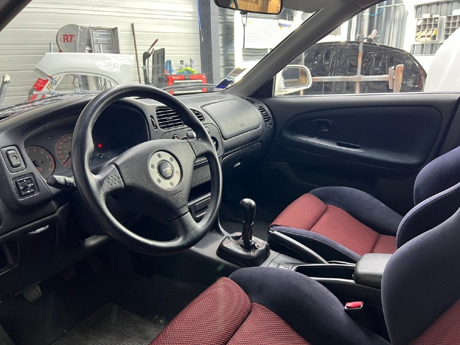 Mitsubishi Lancer in gutem Zustand mit Matching Numbers Baujahr BJ 03/2001