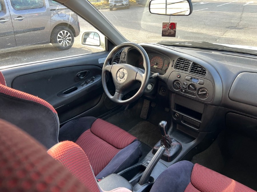 Mitsubishi Lancer in gutem Zustand mit Matching Numbers Baujahr BJ 03/2001