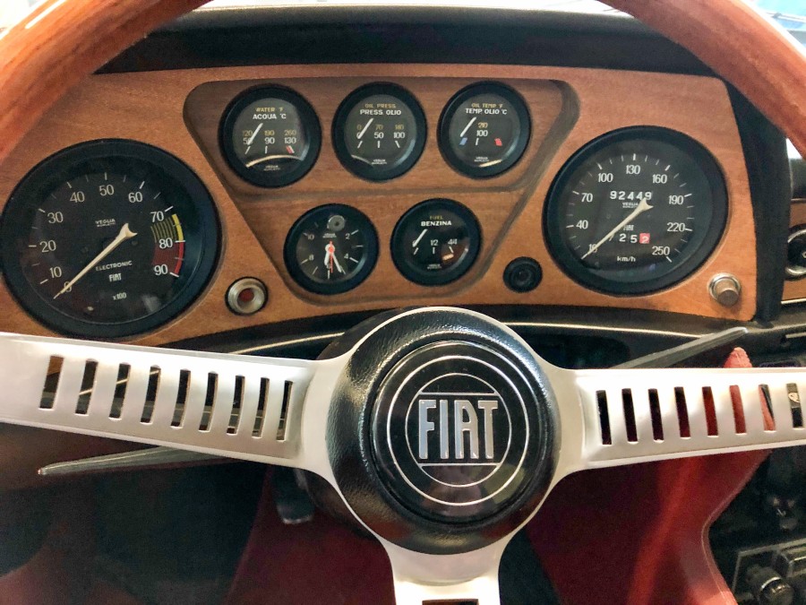 Biete Fiat DINO 2400 Coupe guter Zustand Baujahr BJ 07/1970