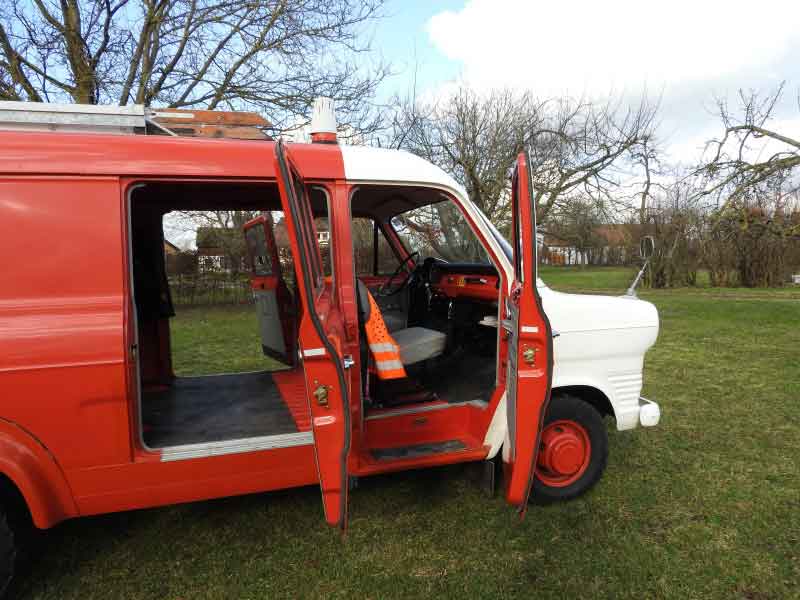 Der Traum aller Jungs ñ ein Feuerwehrauto. Ford Transit FT 130, EZ 1972, Baujahr BJ -