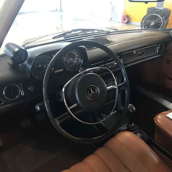 Mercedes w114 /8 Baujahr BJ -