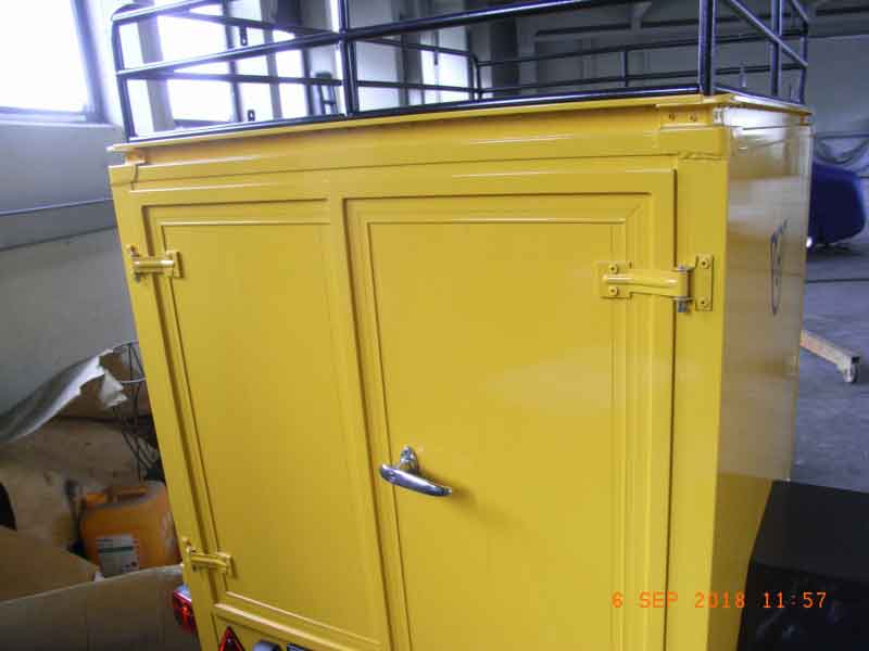 Oldtimer Anhänger Post Baujahr BJ -