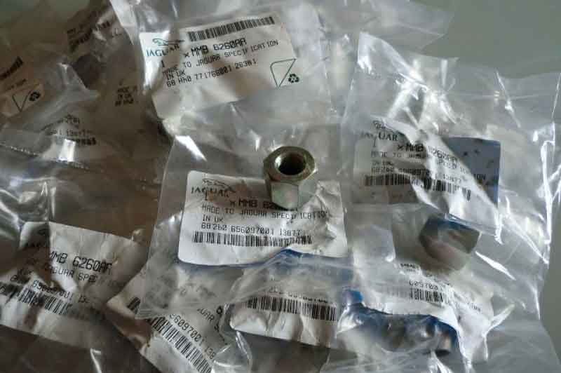 20 FabriksNEUE ! original JAGUAR - XJ - RADBOLZEN - TOTAL NEU ! NIE gefahren - ORIGINAL VERPACKT ! völlig NEU ! Baujahr BJ -