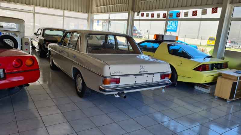 Mercedes Benz 250-8, W114 Limousine, Serie 1 aus 1972 Baujahr BJ -