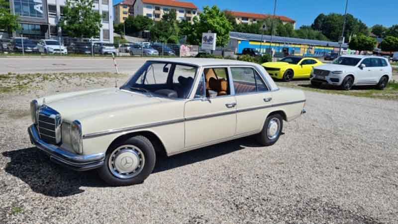 Mercedes Benz 250-8, W114 Limousine, Serie 1 aus 1972 Baujahr BJ -