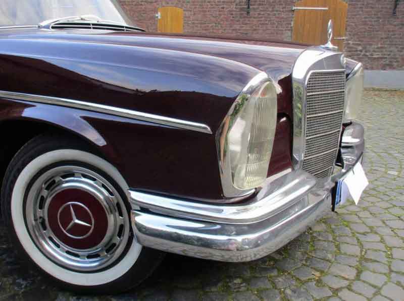 Mercedes-Benz 250 SE Bordaux- rot W 111 Baujahr BJ -